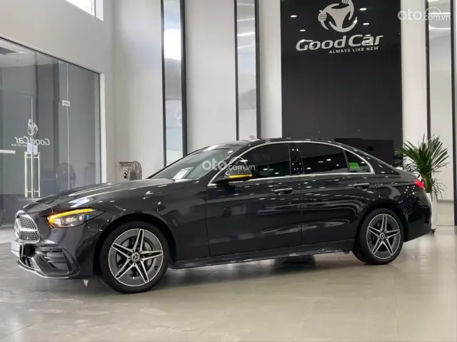 Mercedes-Benz C300 AMG 2023 4