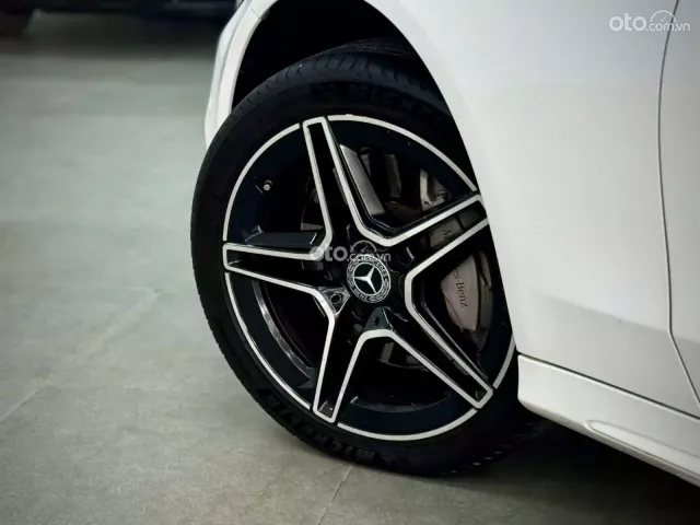 Mercedes-Benz C300 AMG 2017 10