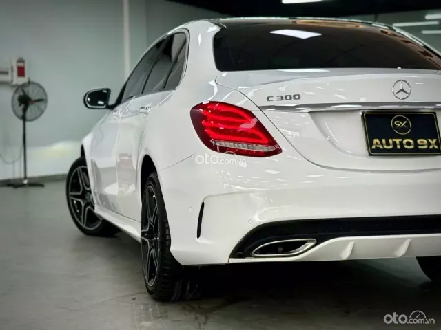 Mercedes-Benz C300 AMG 2017 9