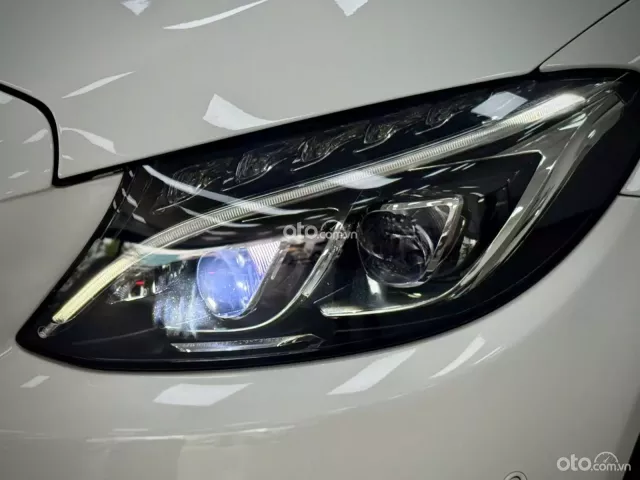 Mercedes-Benz C300 AMG 2017 11