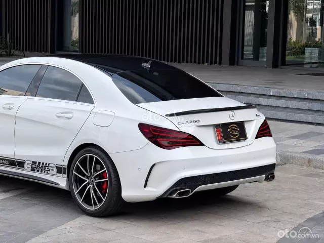 Mercedes-Benz CLA 250 4Matic 2014 6