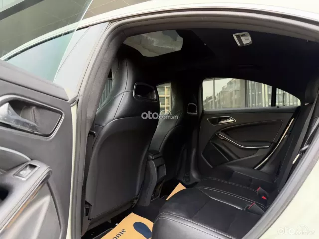 Mercedes-Benz CLA 250 4Matic 2014 11