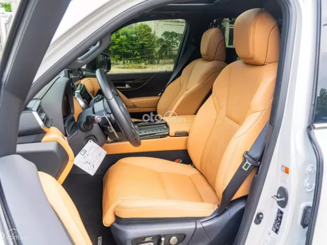Lexus LX 600 Urban 2025 6
