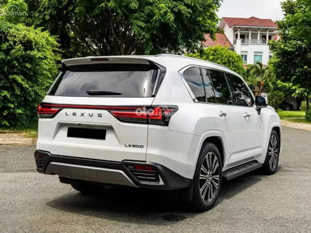 Lexus LX 600 Urban 2025 9