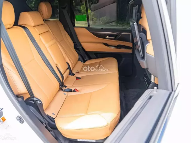 Lexus LX 600 Urban 2025 11