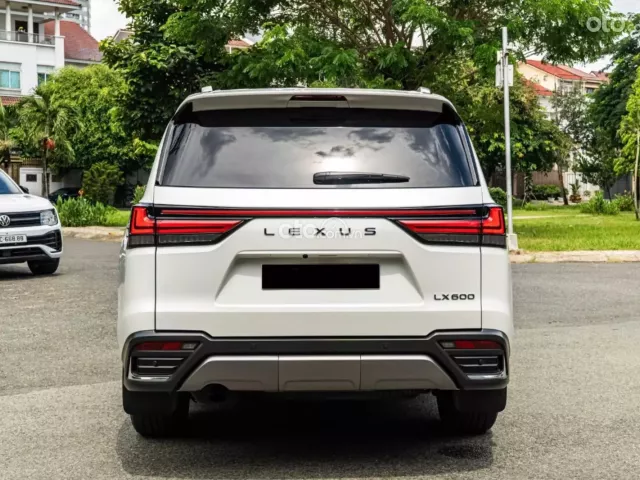 Lexus LX 600 Urban 2025 12