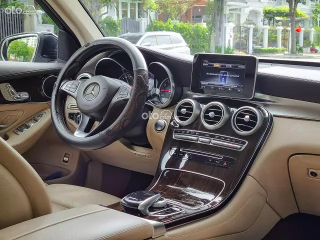 Mercedes-Benz GLC 200 4Matic 2018 4