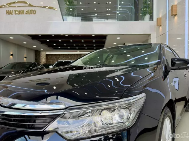 Toyota Camry 2.0E 2019 5