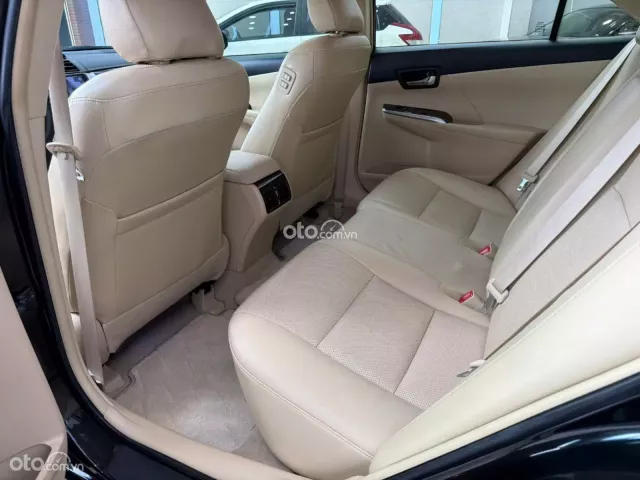 Toyota Camry 2.0E 2019 11