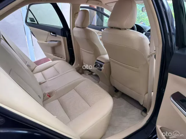 Toyota Camry 2.0E 2019 12