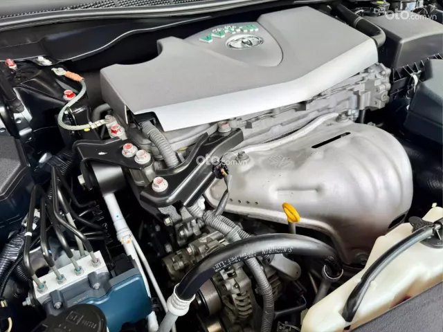 Toyota Camry 2.0E 2019 15