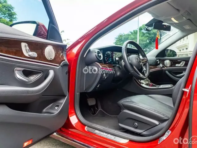 Mercedes-Benz E200 Exclusive V1 2023 6