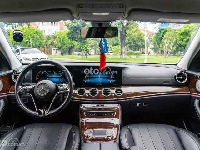 Mercedes-Benz E200 Exclusive V1 2023 7