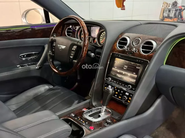 Bentley Flying Spur W12 2013 9