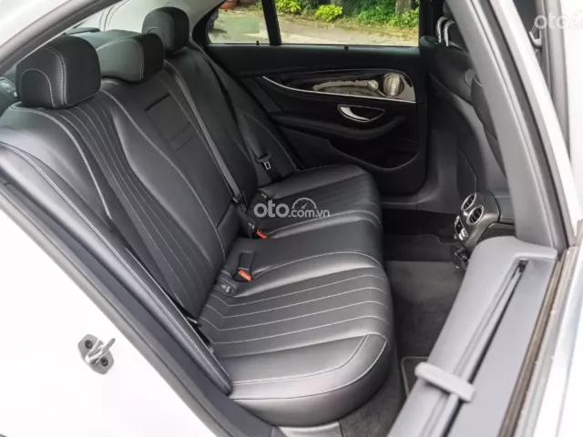 Mercedes-Benz E200 Exclusive 2023 11