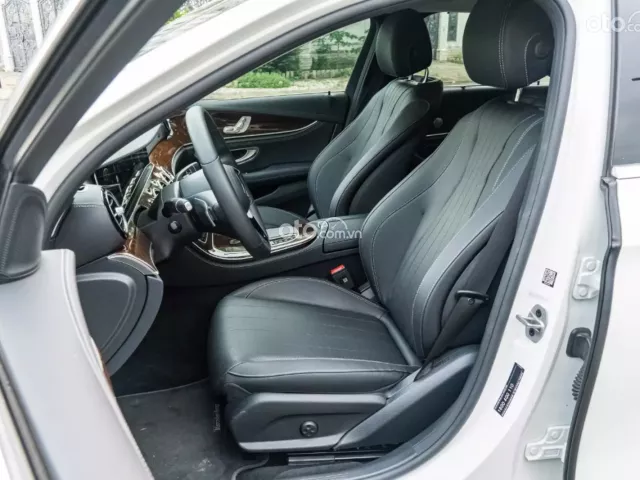 Mercedes-Benz E200 Exclusive 2023 13