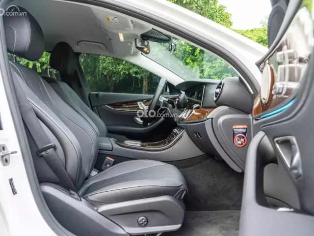 Mercedes-Benz E200 Exclusive 2023 12