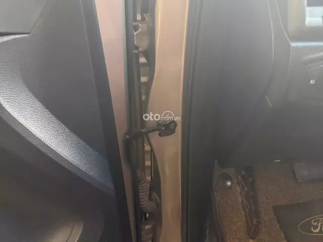 Ford Ranger XLS 2.0L 4x2 AT 2018 4