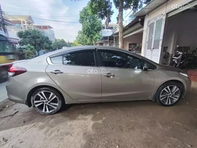 Kia Cerato 1.6 MT 2018 5