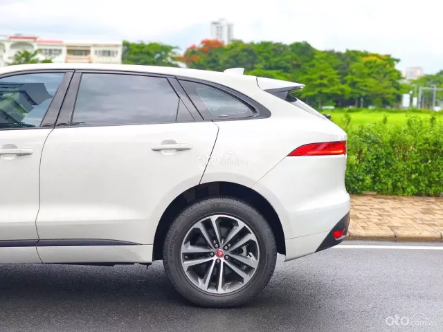 Jaguar F-Pace  2019 6