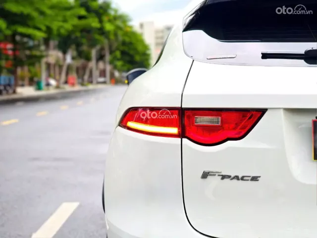 Jaguar F-Pace  2019 10