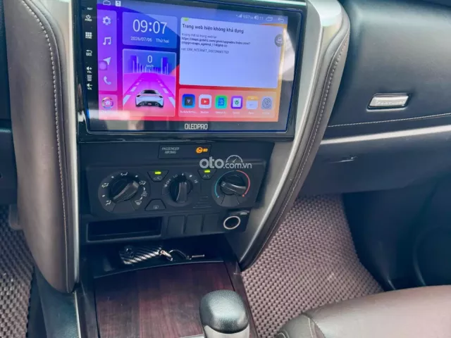 Toyota Fortuner 2.4G 4x2 AT  2020 7