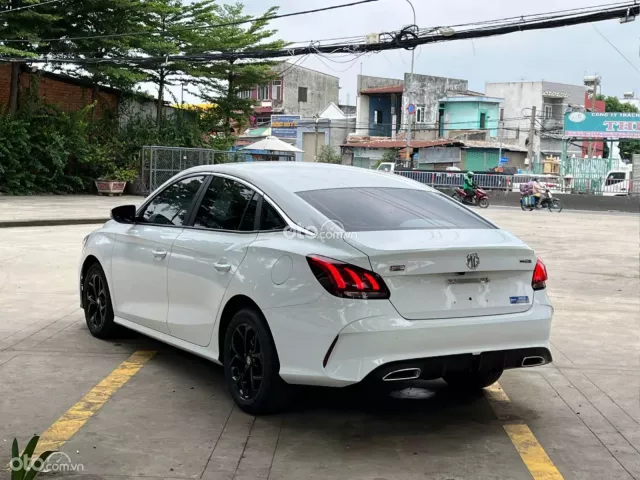 MG 5 STD 2024 6