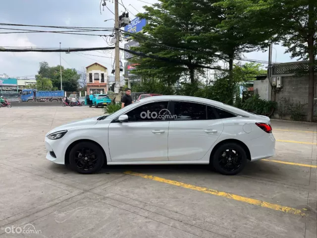 MG 5 STD 2024 4