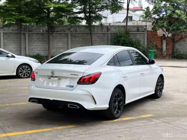 MG 5 STD 2024 7