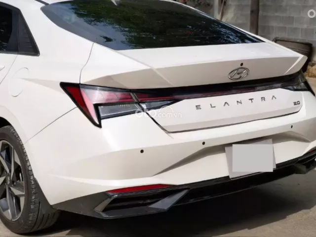 Hyundai Elantra 2.0 AT Cao cấp 2024 9
