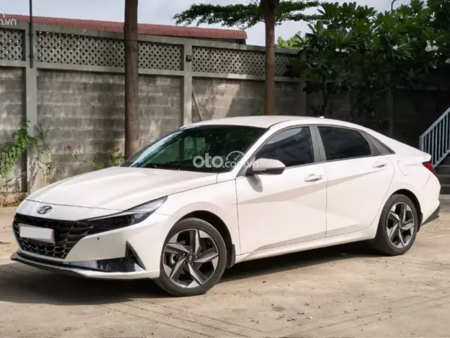 Hyundai Elantra 2.0 AT Cao cấp 2024 2
