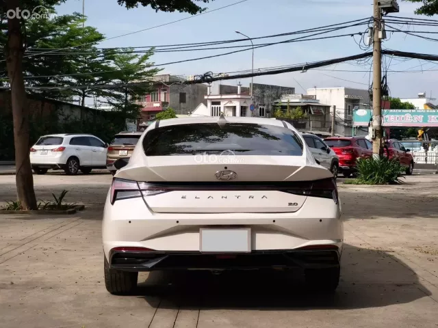 Hyundai Elantra 2.0 AT Cao cấp 2024 7