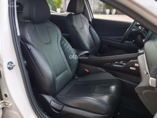 Hyundai Elantra 2.0 AT Cao cấp 2024 11