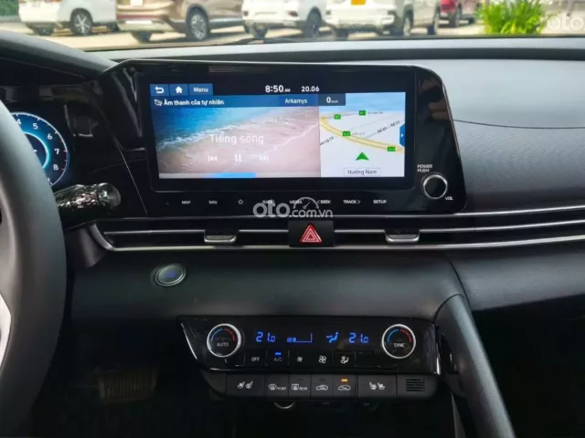 Hyundai Elantra 2.0 AT Cao cấp 2024 17