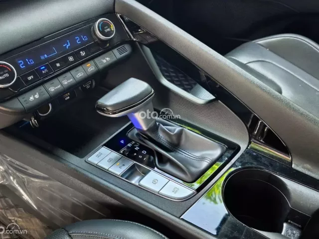 Hyundai Elantra 2.0 AT Cao cấp 2024 14