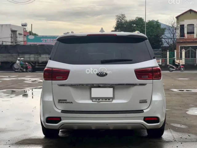 Kia Sedona 2.2 DAT 2020 6