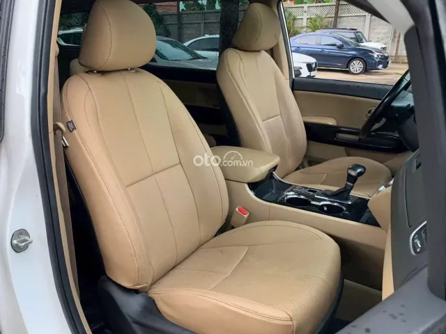 Kia Sedona 2.2 DAT 2020 8