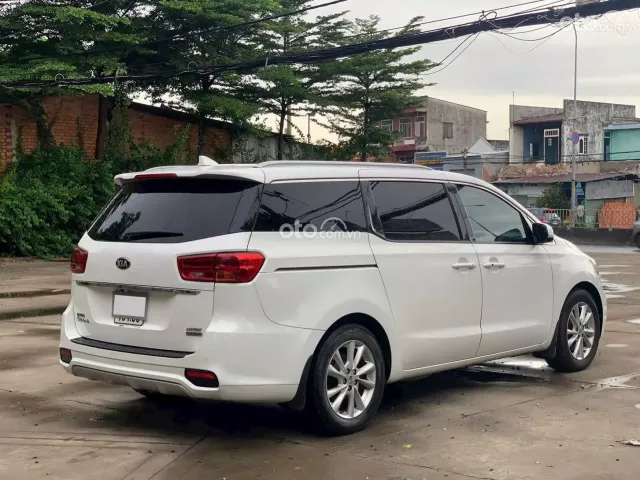 Kia Sedona 2.2 DAT 2020 5