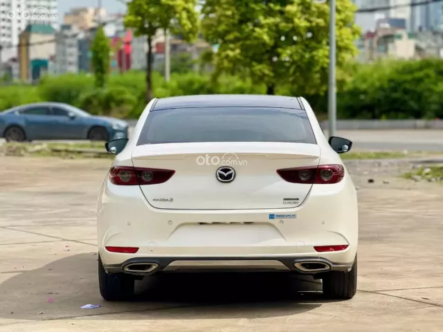 Mazda 3 Sedan 1.5L Luxury 2024 4