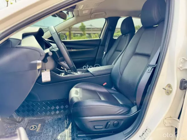 Mazda 3 Sedan 1.5L Luxury 2024 5