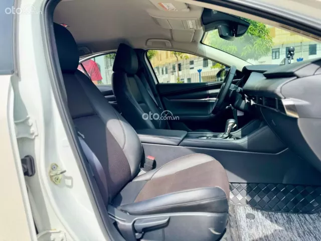 Mazda 3 Sedan 1.5L Luxury 2024 8