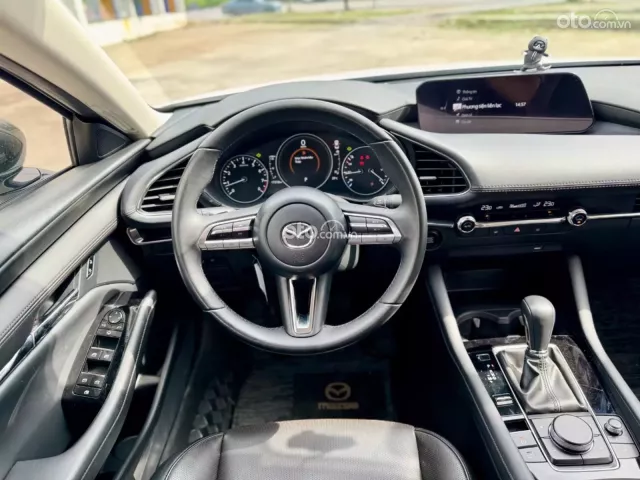 Mazda 3 Sedan 1.5L Luxury 2024 10