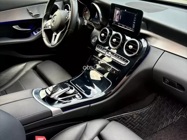 Mercedes-Benz C180 AMG 2021 12