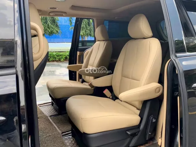 Kia Sedona 2.2 DAT 2018 11
