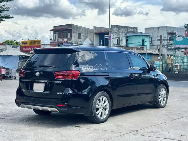 Kia Sedona 2.2 DAT 2018 5