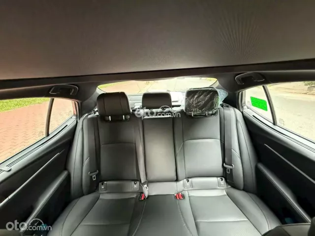 Toyota Camry 2.5HV 2025 11