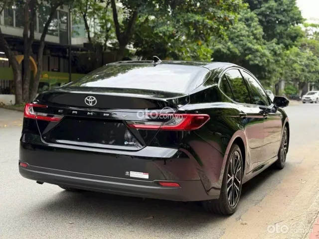Toyota Camry 2.5HV 2025 5