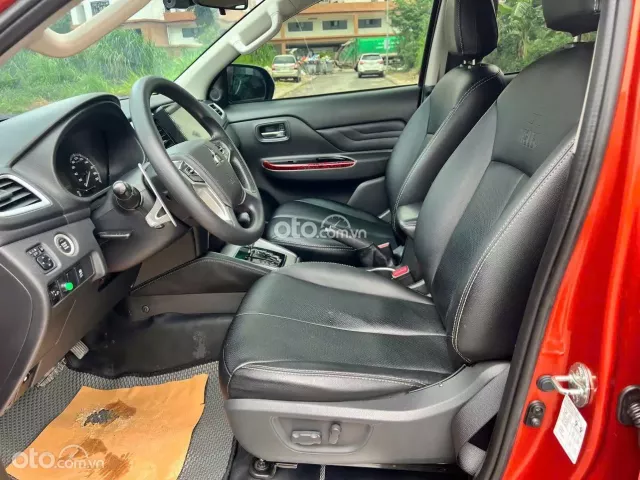 Mitsubishi Triton 4X2 AT MIVEC PREMIUM 2020 8