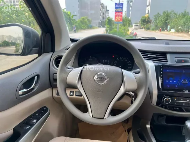 Nissan Navara EL Premium 2017 10