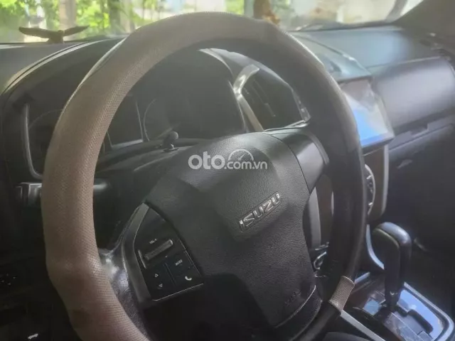 Isuzu D-Max LS 2.5 4x2 AT 2014 10